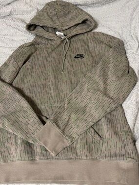 Nike Olive/Tan Dash-Print Pullover Hoodie with Black Swoosh